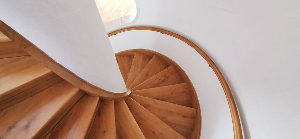 Adlhart architekten wendeltreppe holz